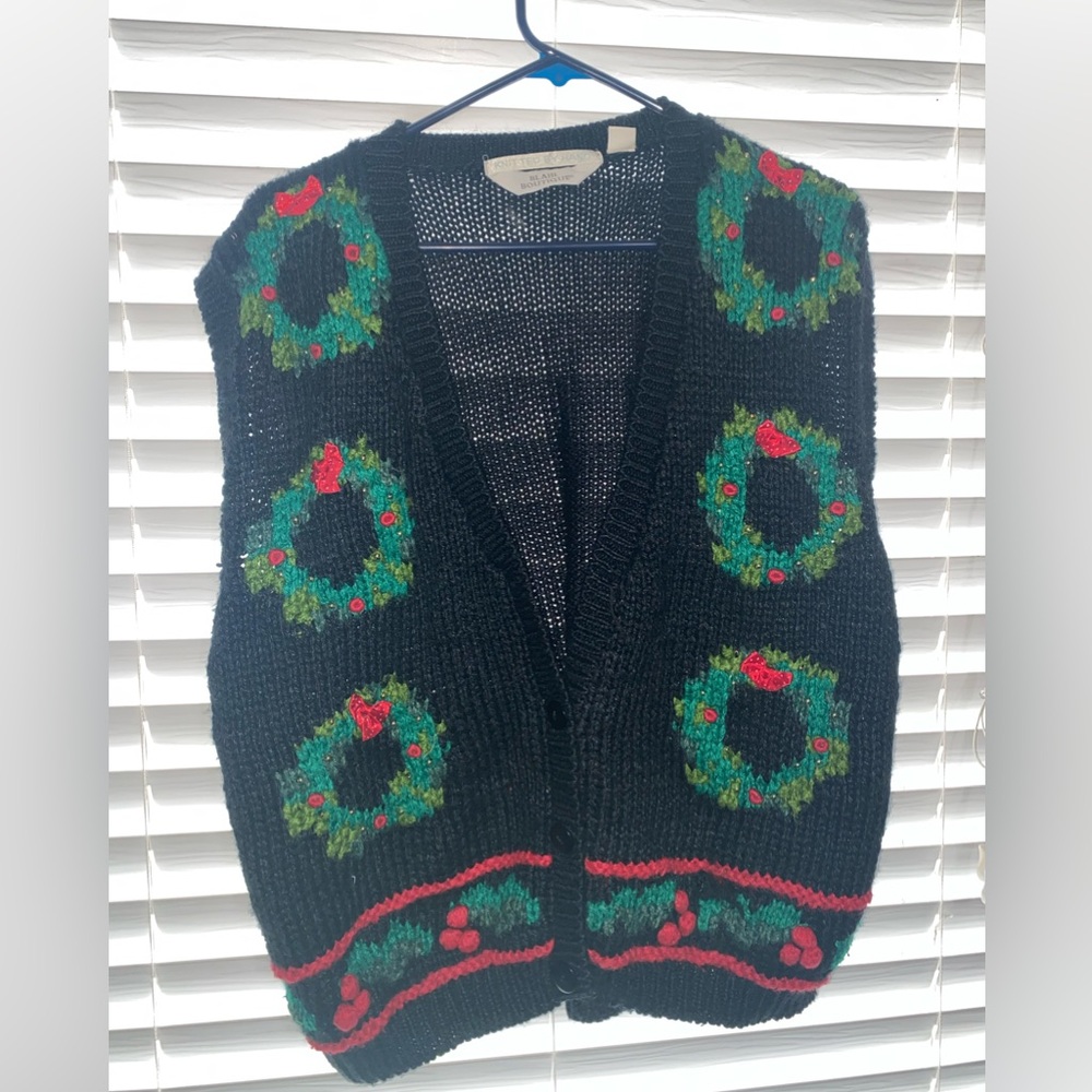 Vintage Christmas Sweater Vest Womens Small Black Wreath Bows Button Hand Knit
